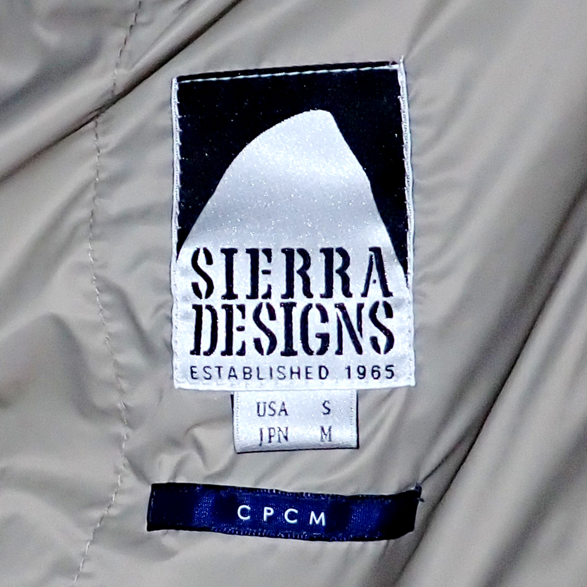 エアロゲル中綿フードジャケット