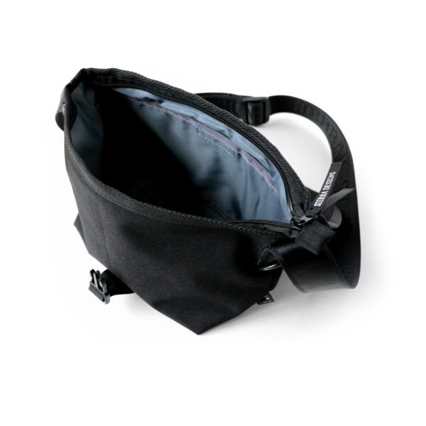 ロゴテープコーデュラミニメッセンジャーバッグ